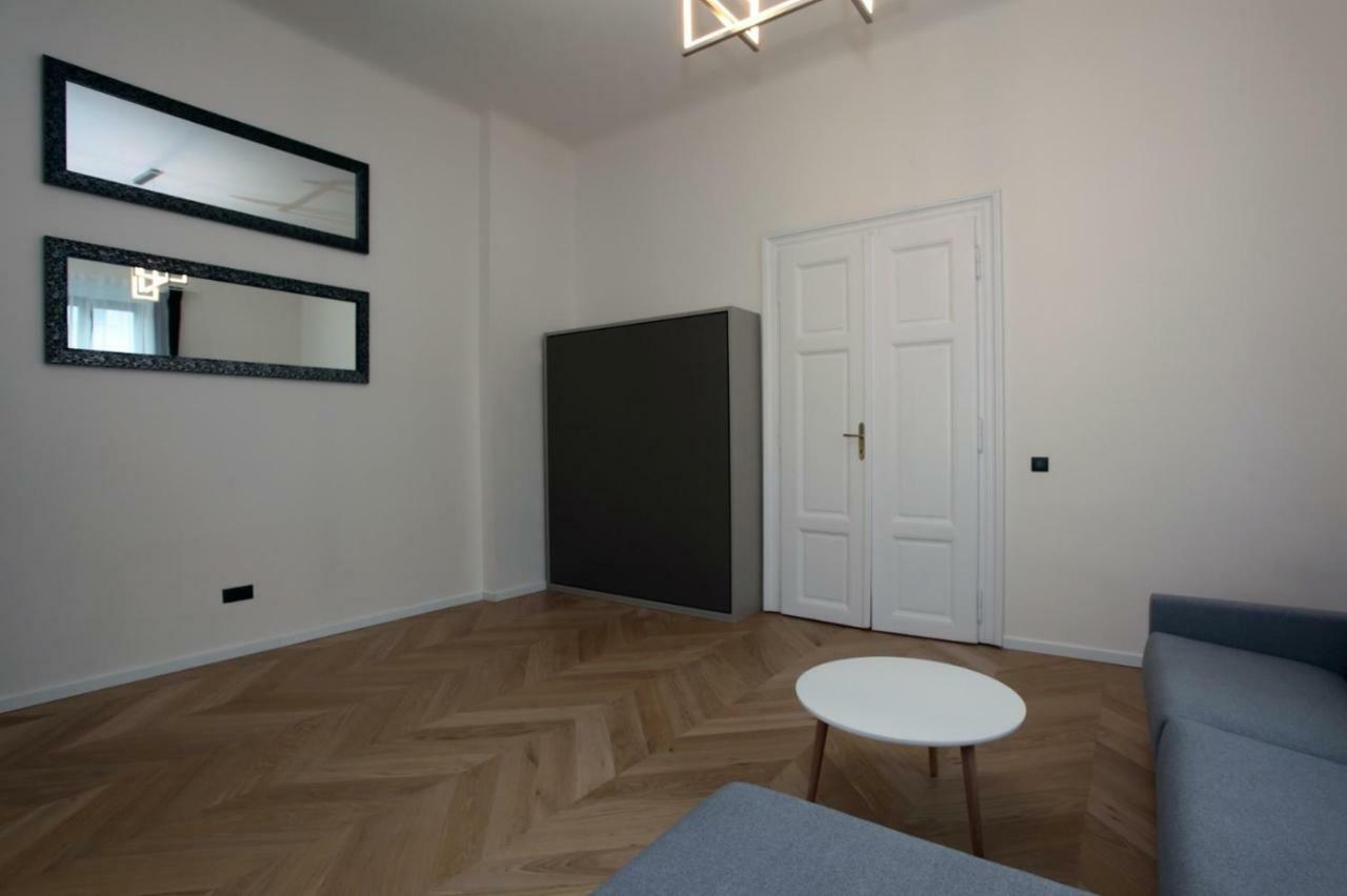 The Apartment House - Mezibranska Praga Esterno foto