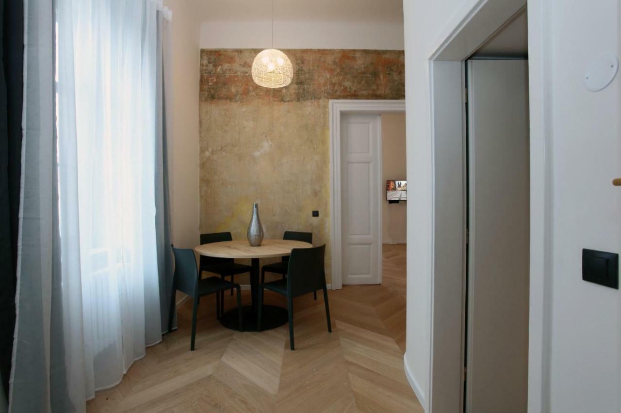 The Apartment House - Mezibranska Praga Esterno foto