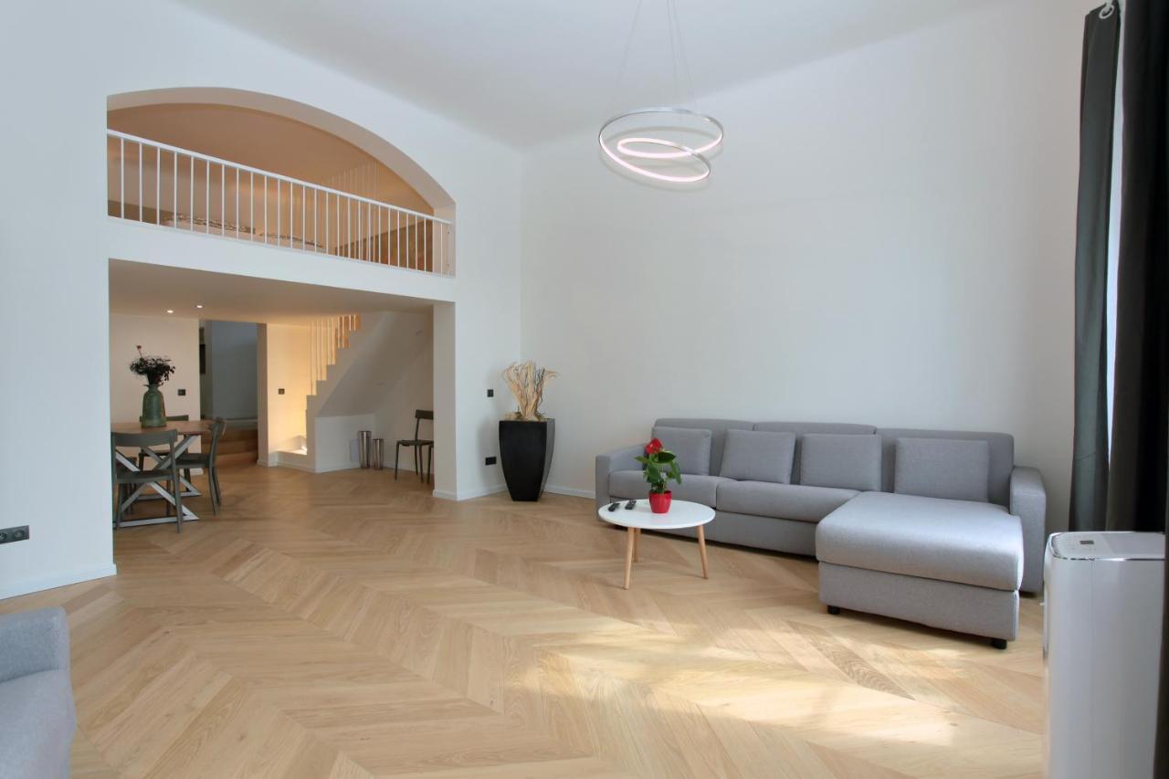 The Apartment House - Mezibranska Praga Esterno foto